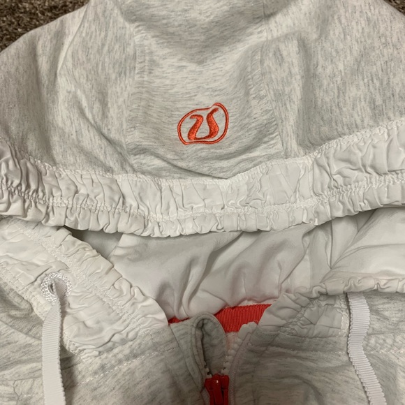 Lululemon Movement jacket sz 4 - Picture 7 of 7